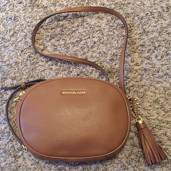 Michael Kors Handbags - Michael Kors Crossbody